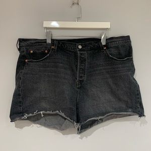 Ladies Levi Shorts 🩳